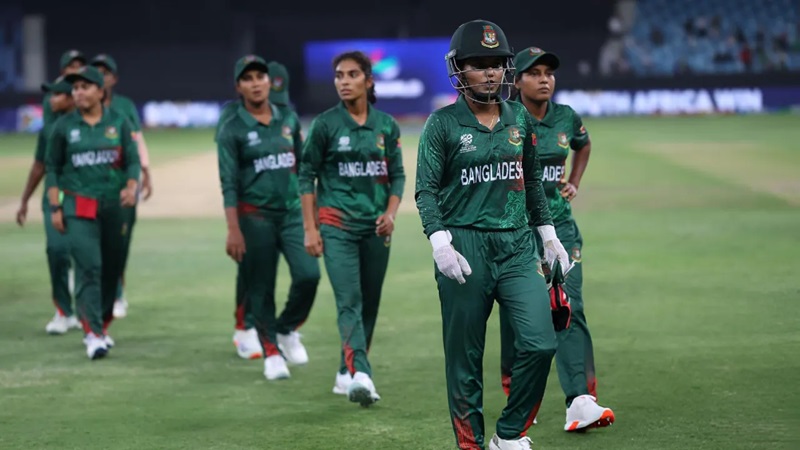 দক্ষিণ আফ্রিকার কাছে হেরে বিশ্বকাপ শেষ নারী ক্রিকেট দলের