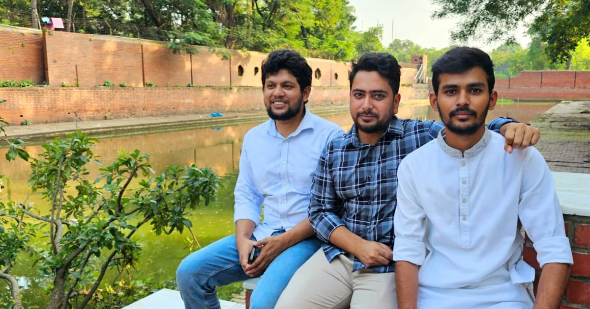 ‘এক দুপুরে, হাসিনার পুকুরে…’
