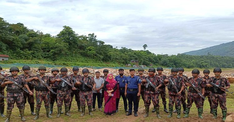 জৈন্তাপুরে উপজেলা প্রশাসন ও টাস্কফোর্সের অভিযানে বিপুল পরিমাণ পাথর জব্দ