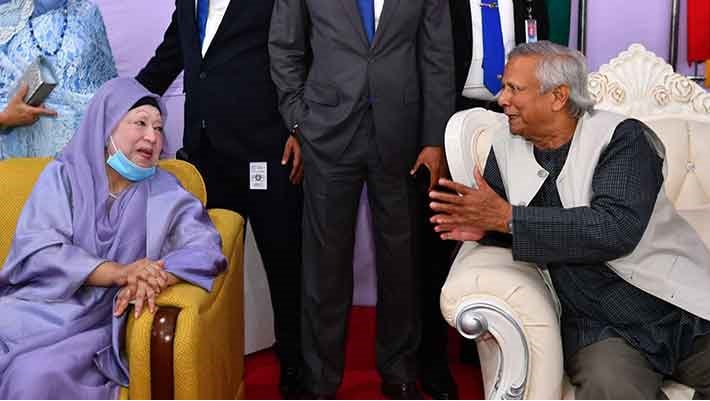 এক যুগ পর সেনাকুঞ্জে খালেদা জিয়া, ইউনূস বললেন ‘আমরা গর্বিত’