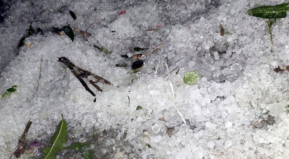 হবিগঞ্জে অসময়ে ব্যাপক শিলাবৃষ্টি