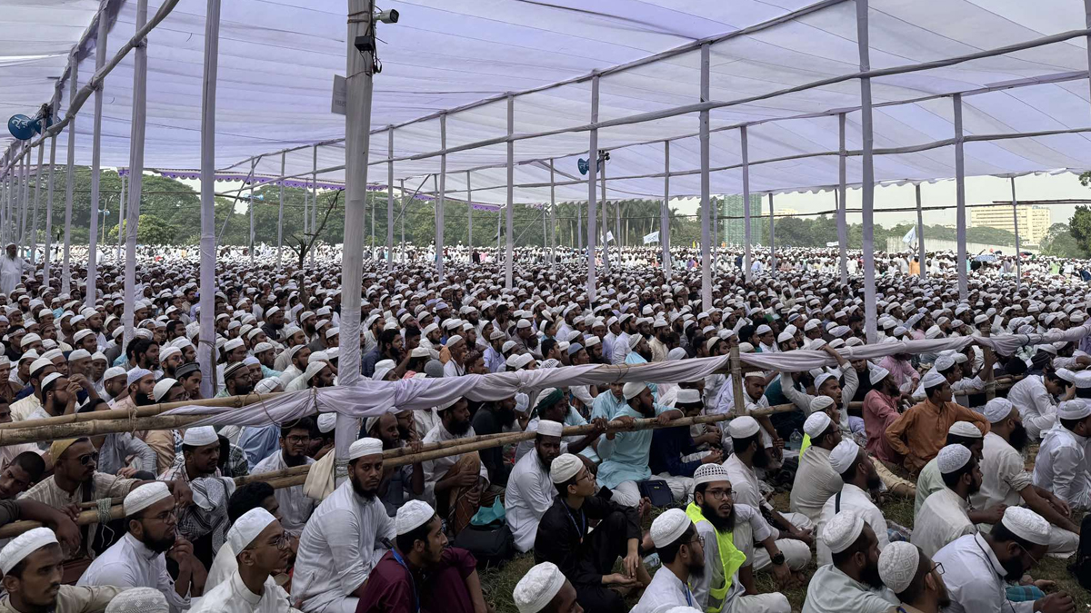 সোহরাওয়ার্দী উদ্যানে ইসলামি মহাসমাবেশে জনতার ঢল