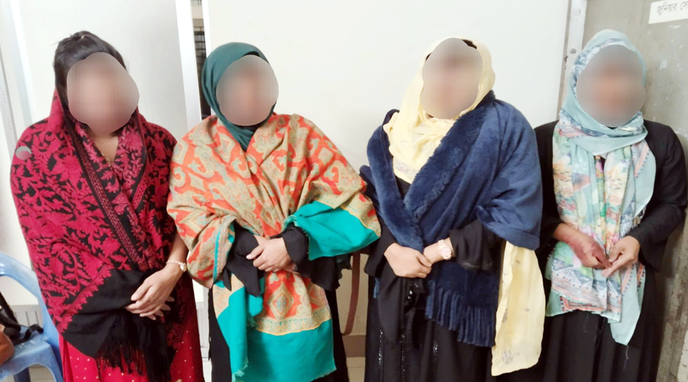সিলেটে আবাসিক হোটেলে পুলিশের জালে চার নারী