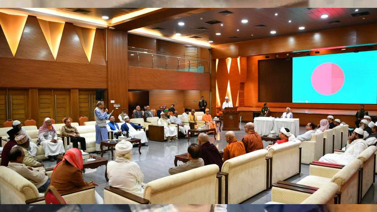 দেশে সম্প্রীতি কেউ নষ্ট করতে পারবে না, প্রধান উপদেষ্টাকে ধর্মীয় নেতারা
