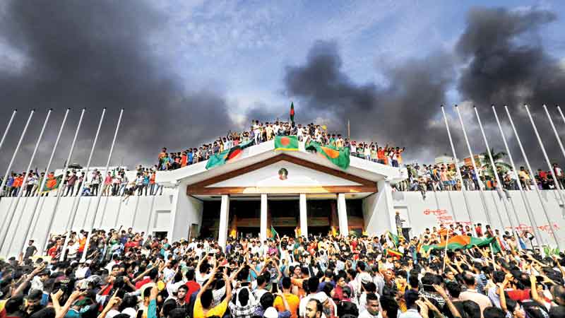 দুনিয়া কাঁপানো অভ্যুত্থানের বছর