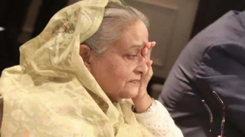 ২০-২৫ মিনিটের ব্যবধানে মৃত্যুর হাত থেকে রক্ষা পেয়েছি, কান্নাজড়িত কণ্ঠে শেখ হাসিনা