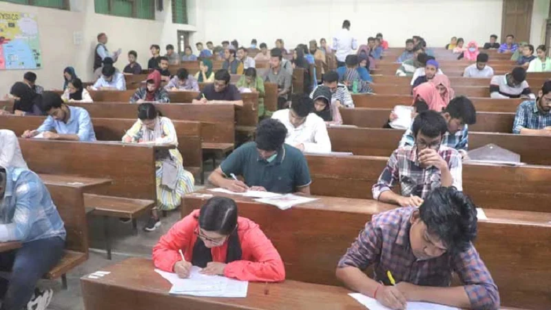 মেডিকেলের ফলে তোলপাড়