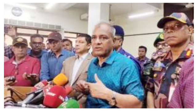 পুলিশের হাতে কোনো মারণাস্ত্র থাকবে না: স্বরাষ্ট্র উপদেষ্টা