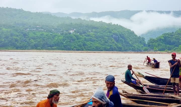 গোয়াইনঘাটে মুষলধারে বৃষ্টি, বেড়েছে নদ-নদীর পানি
