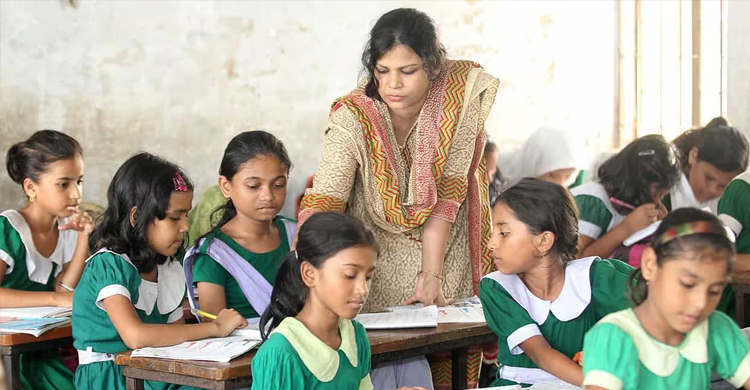 কর্মবিরতিতে যাচ্ছেন প্রাথমিকের শিক্ষকরা