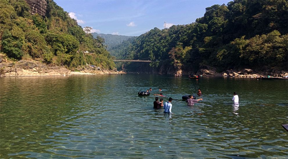 জাফলংয়ে প্রাণ গেল চট্টগ্রামের মাহিনের