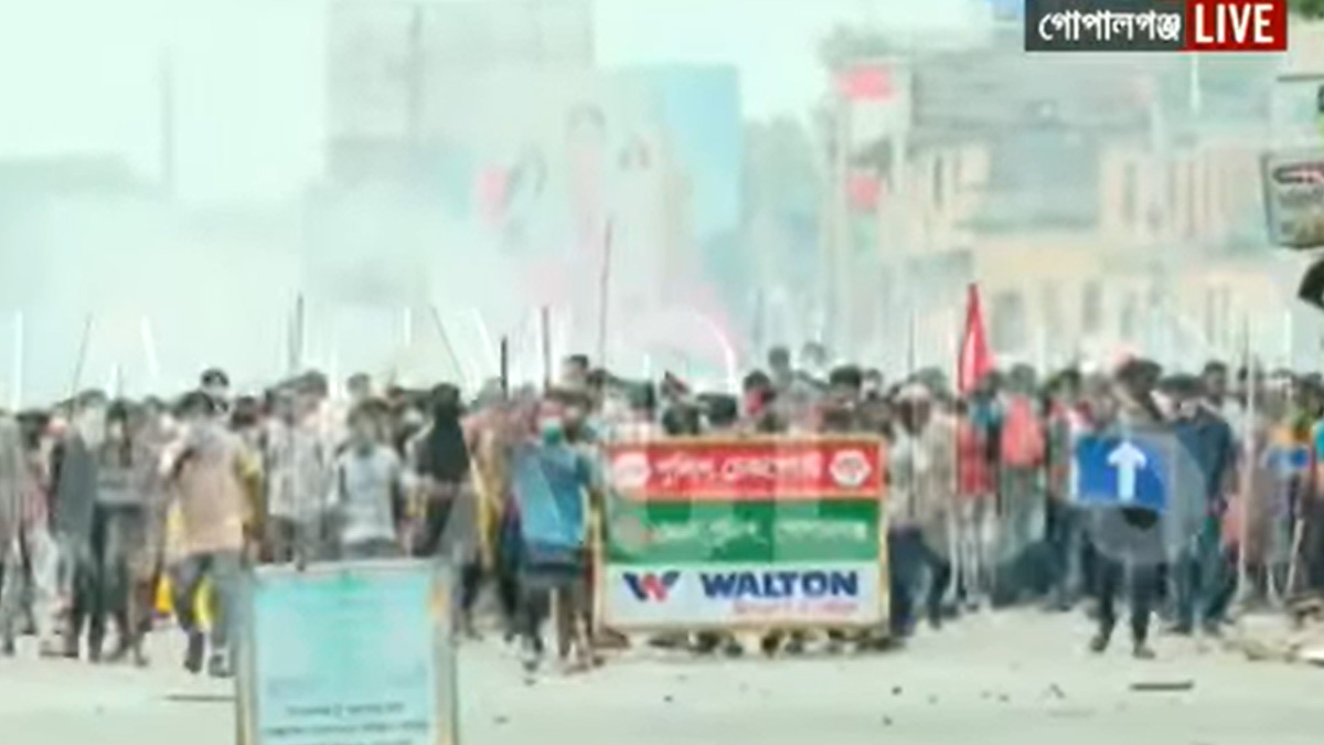 উত্তাল গোপালগঞ্জে কারফিউ জারি