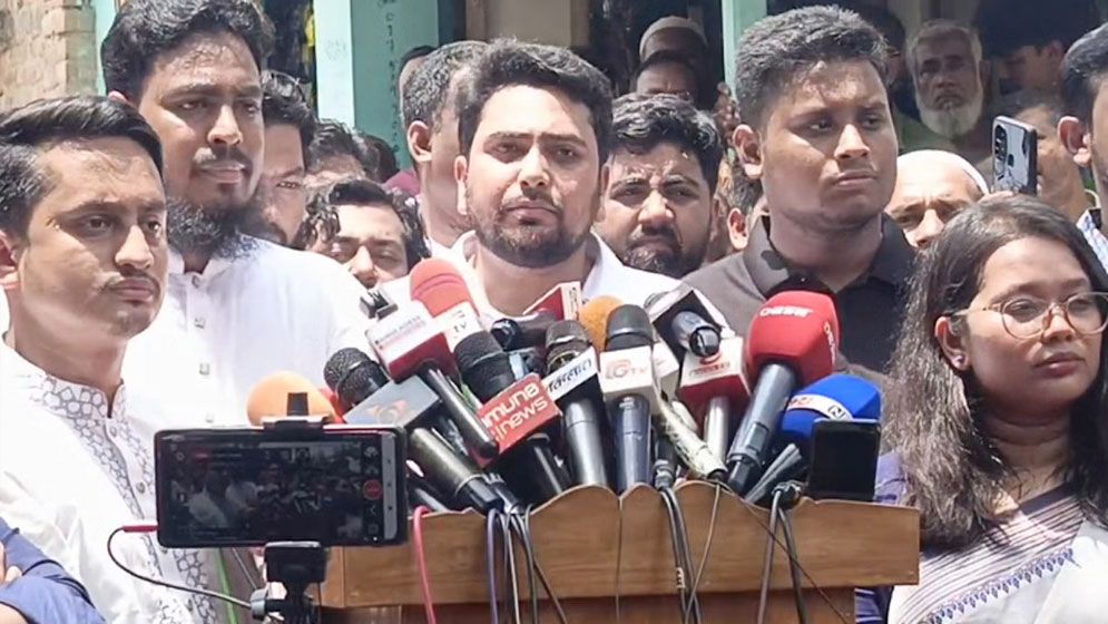 রাজপথে নামার হুঁশিয়ারি নাহিদের