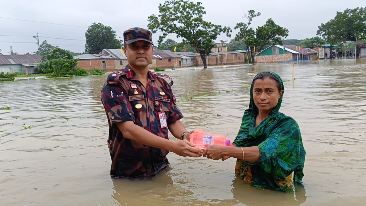 বেড়িবাঁধ ভেঙে তলিয়ে গেছে ফেনীর ১০৬ গ্রাম