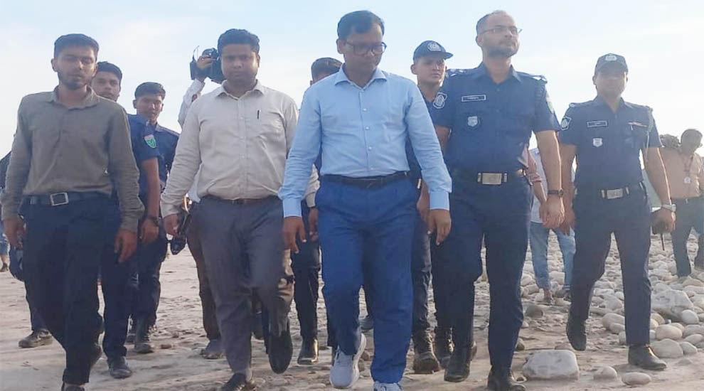 বুধবার থেকে পাথর পাওয়া গেলেই কঠোর আইনী ব্যবস্থা: সারোয়ার আলম