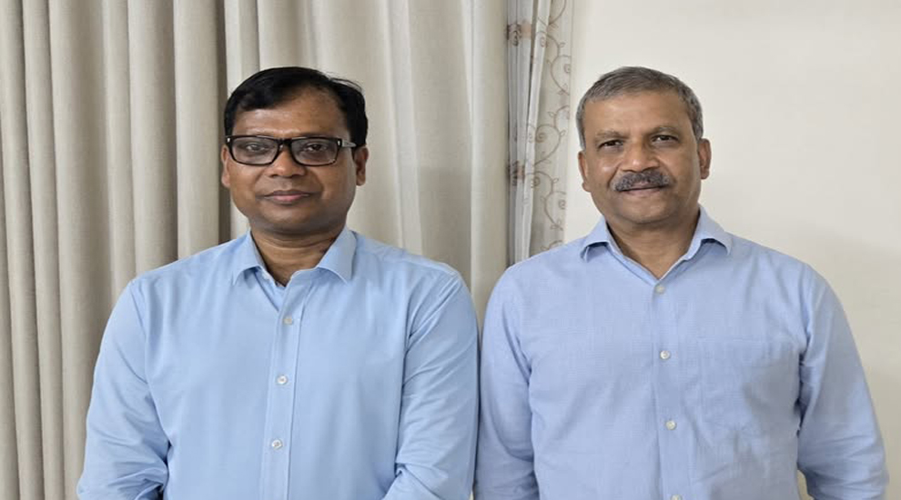 সিলেটের ডিসি সারওয়ারকে নিয়ে আসিফ নজরুলের আবেগঘন পোস্ট