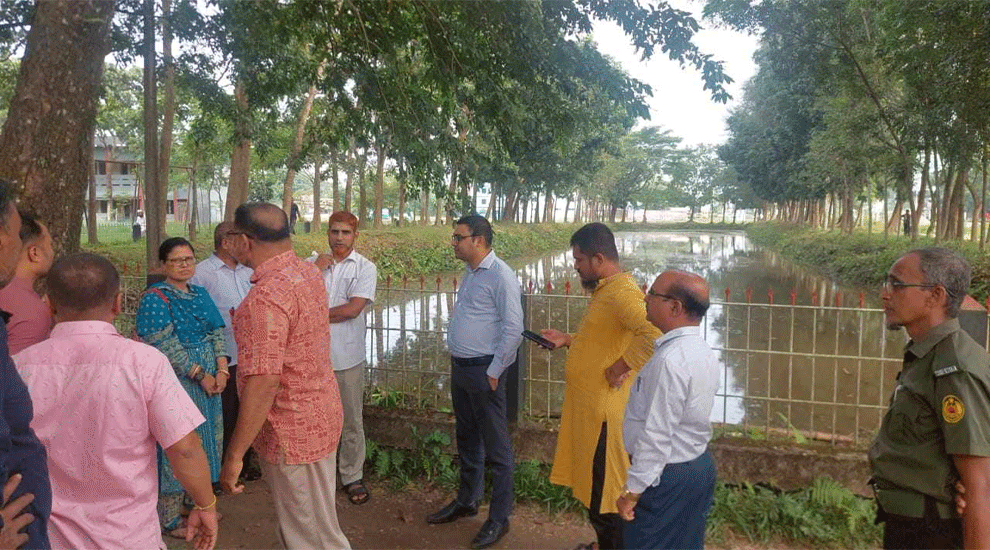 গোলাপগঞ্জ এমসির লেকের পরিচ্ছন্ন কাজের পরিদর্শনে ইউএনও