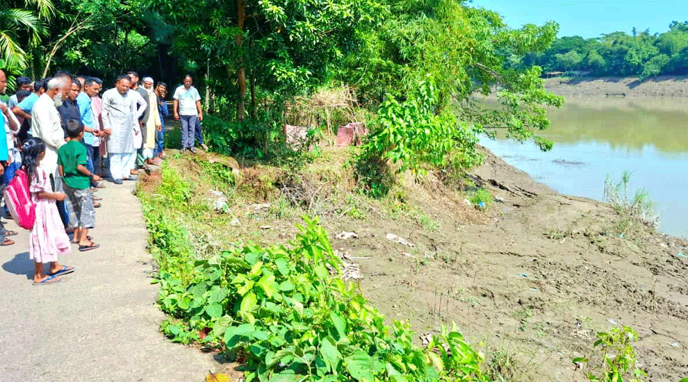 নদীভাঙন মানুষের জীবন ও জীবিকাকে হু ম কি র মুখে ফেলে দিয়েছে: এমরান চৌধুরী