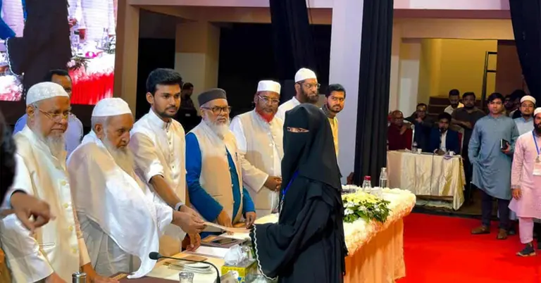 ‘শাপলা চত্বরে শহিদের নাম স্থায়ী অবকাঠামোয় লিখতে উদ্যোগ নিয়েছে সরকার’