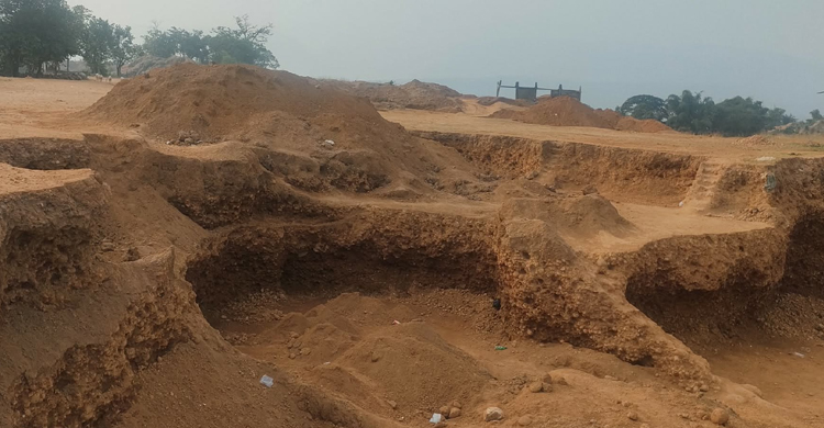 কোম্পানীগঞ্জে প্রশাসনের অভিযানে শাহ আরফিন টিল্লা থেকে গাড়িসহ যুবক আটক