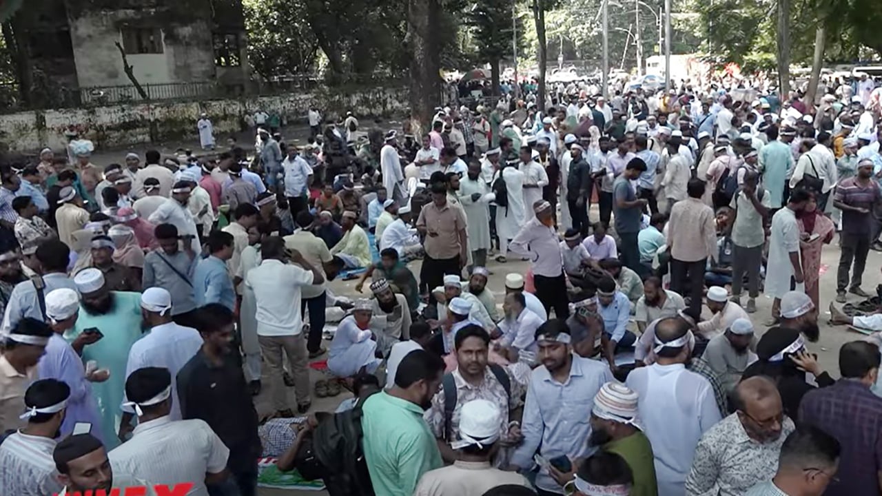 ক্লাসে ফেরার ঘোষণা আন্দোলনরত শিক্ষকদের