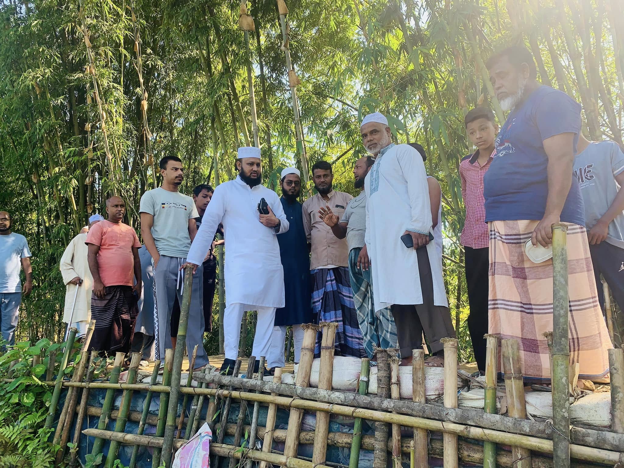 কুশিয়ারা নদীর ভাঙন এলাকায় হাফিজ মাওলানা ফখরুল ইসলামের পরিদর্শন