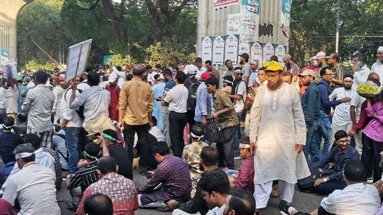 সারা দেশে প্রাথমিক শিক্ষকদের কর্মবিরতি ঘোষণা