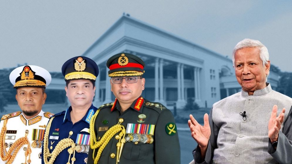 হঠাৎ যমুনায় তিন বাহিনী প্রধান
