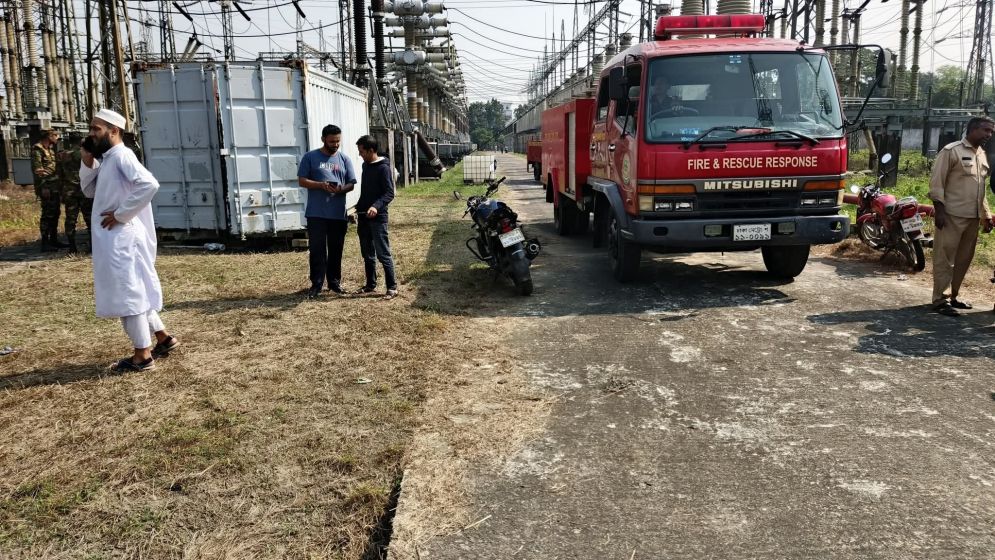 ঘোড়াশালে ভূমিকম্পে বিদ্যুৎকেন্দ্রে আগুন, ব্যাপক ক্ষতি