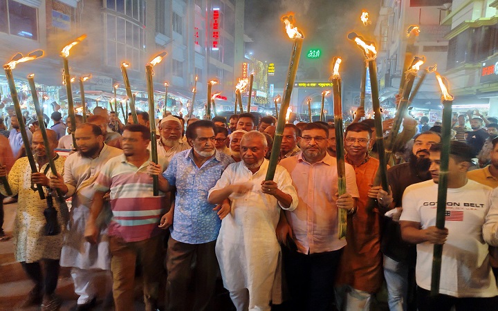 দাবি আদায় না হওয়া পর্যন্ত রাজপথ ছাড়বো না-আরিফুল হক চৌধুরী