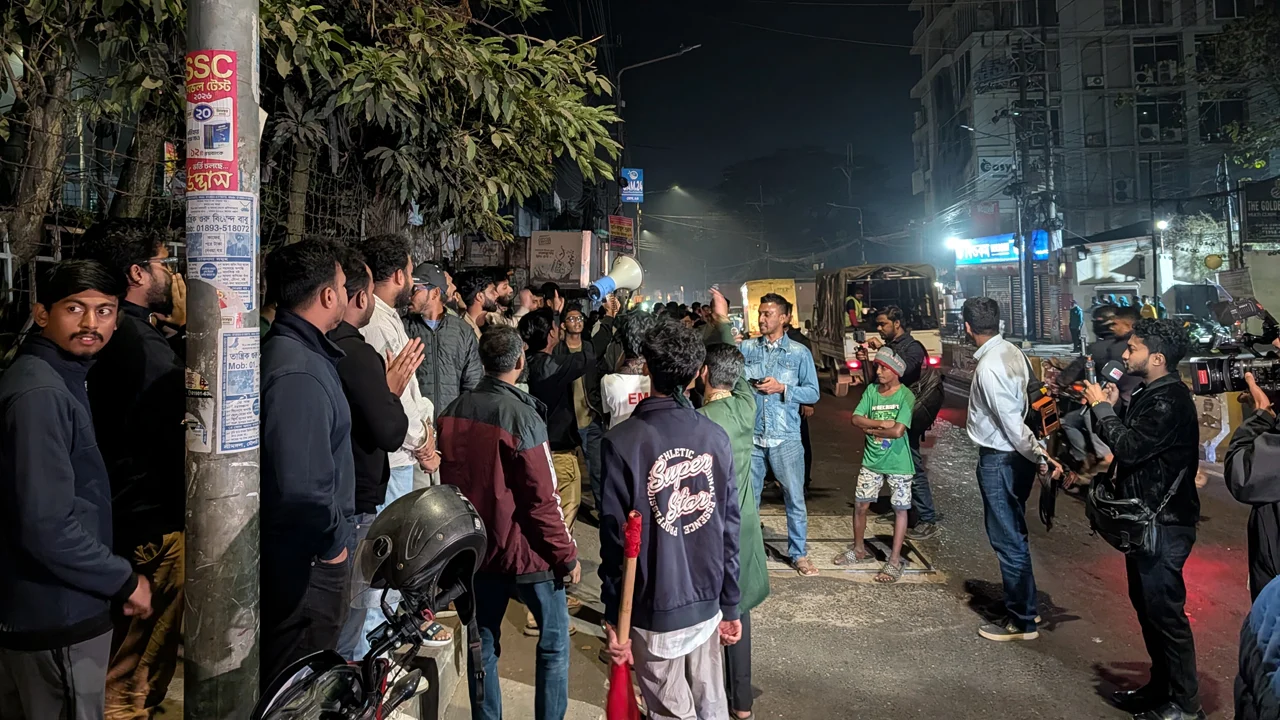 হাদির মৃত্যুর খবরে অগ্নিগর্ভ দেশ