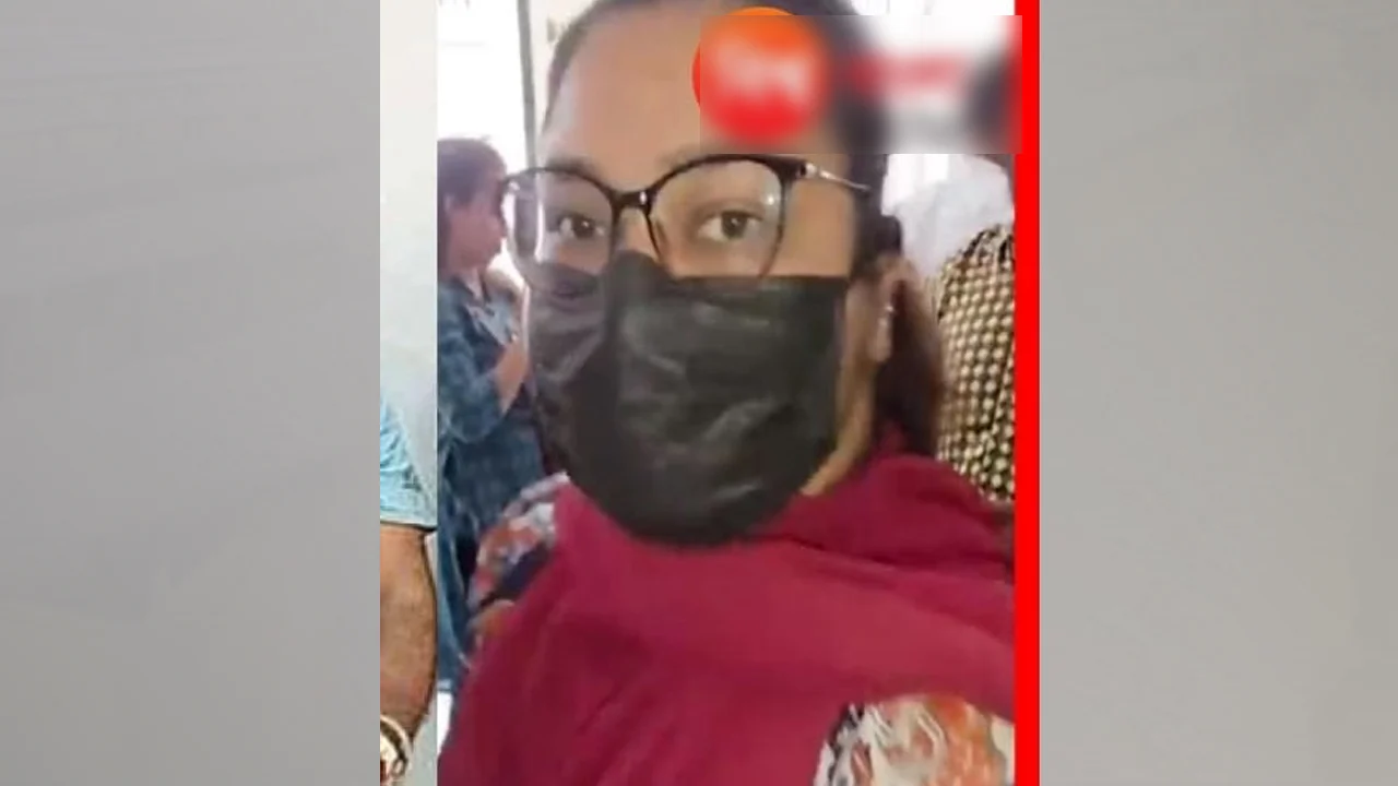 সুব্রত কন্যা ‘গ্যাং মাদার’ খ্যাত বীথি গ্রেপ্তার