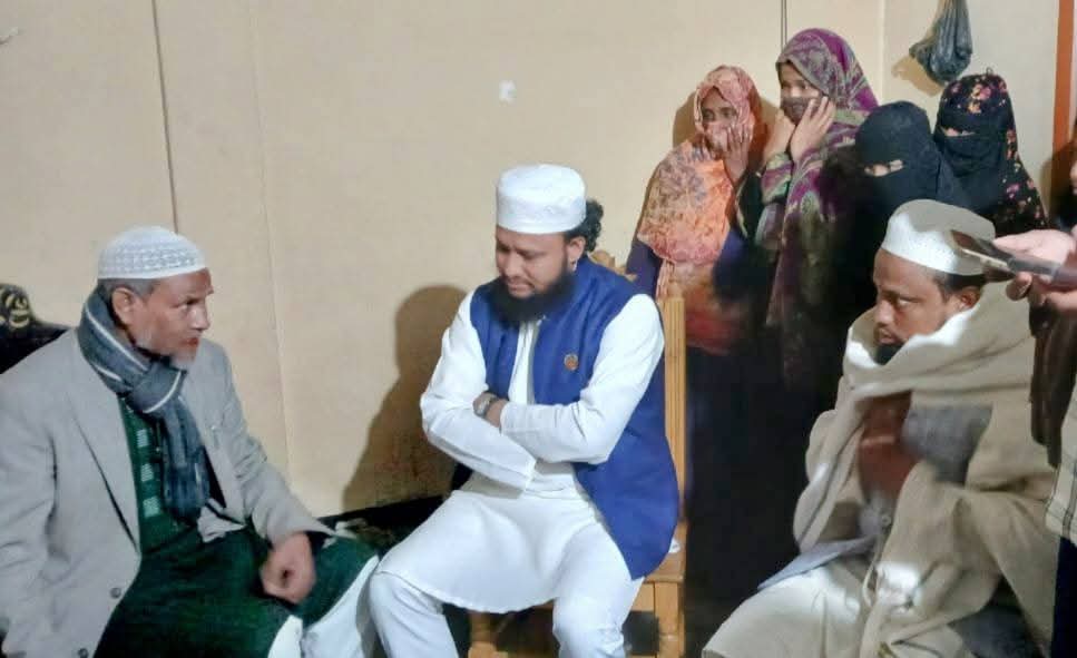 নিহত ইমনের পরিবারের সঙ্গে সাক্ষাৎ করলেন হাফিজ মাওলানা ফখরুল ইসলাম