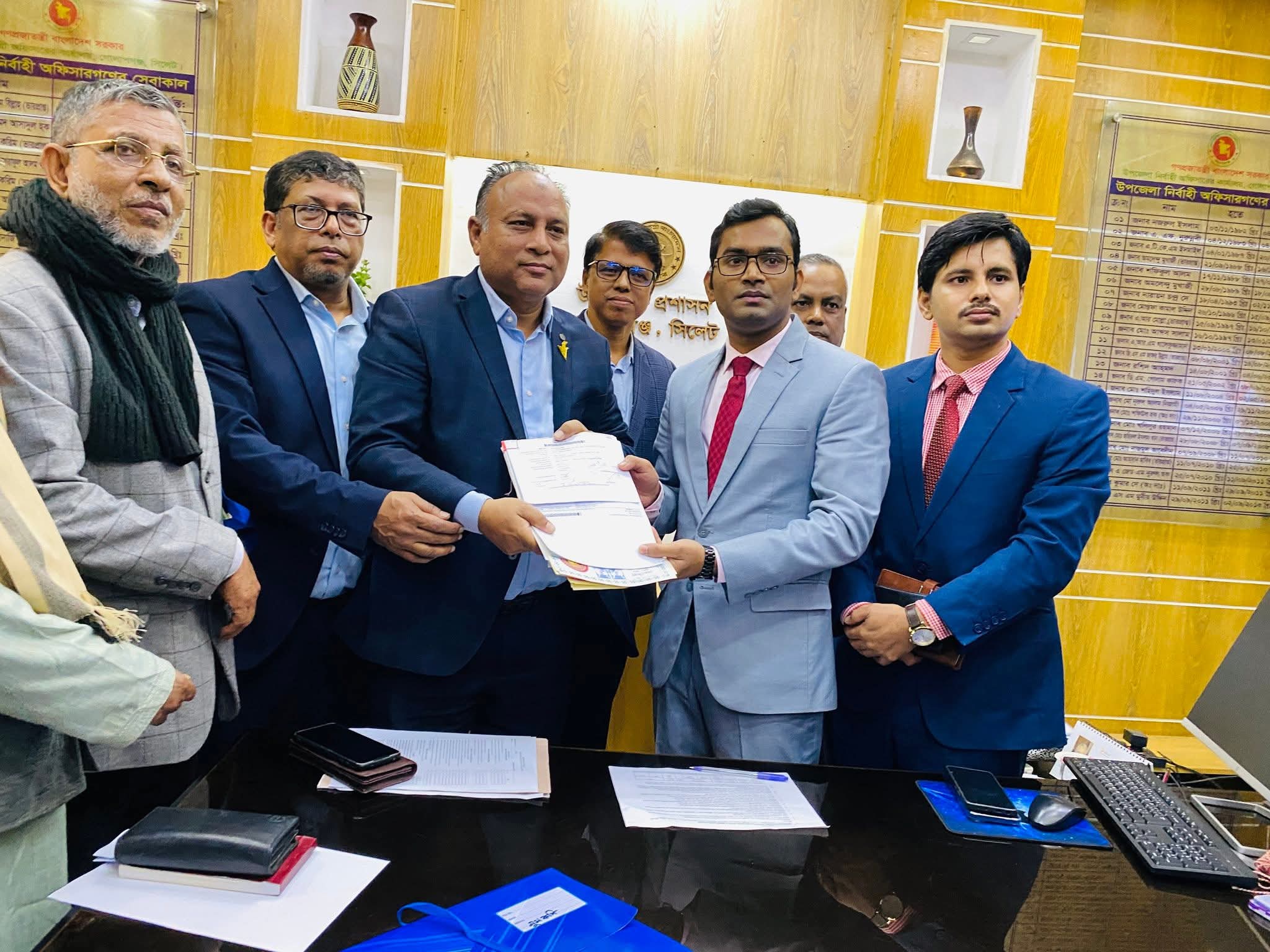 মনোনয়নপত্র দাখিল করলেন এড.এমরান আহমদ চৌধুরী