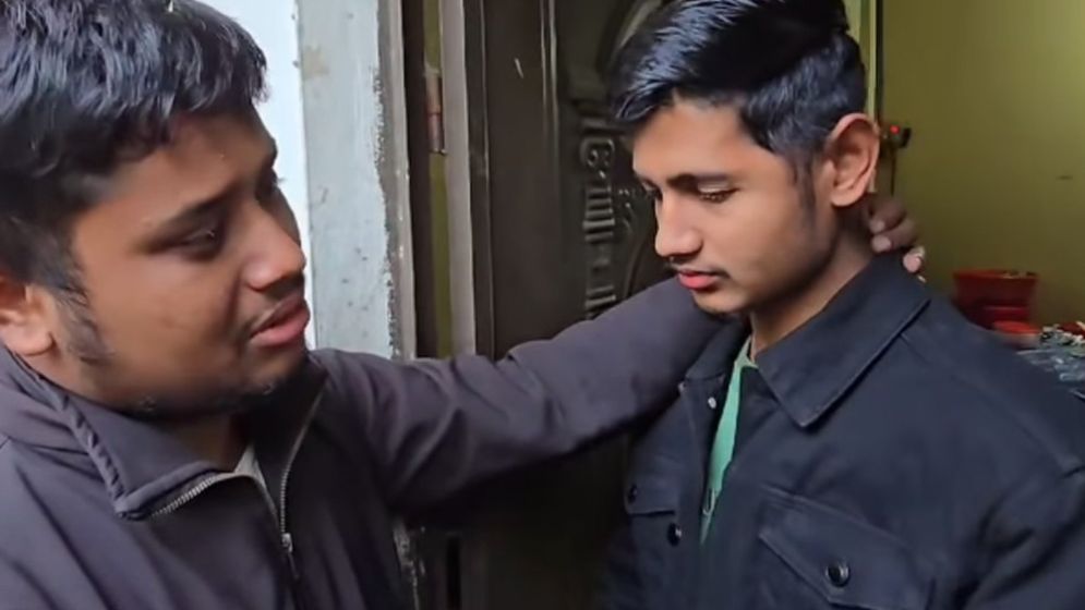 আবু বকরের করুণ অবস্থা দেখে কাঁদলেন হাসনাত