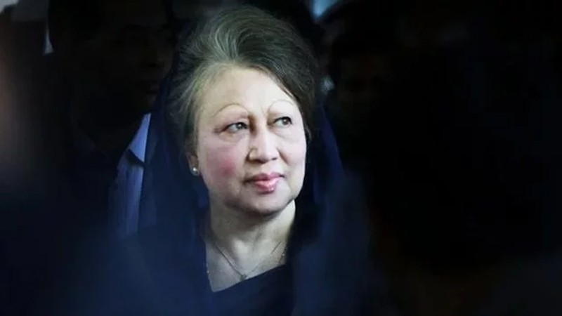 খালেদা জিয়ার লন্ডনে যাওয়া পেছাল
