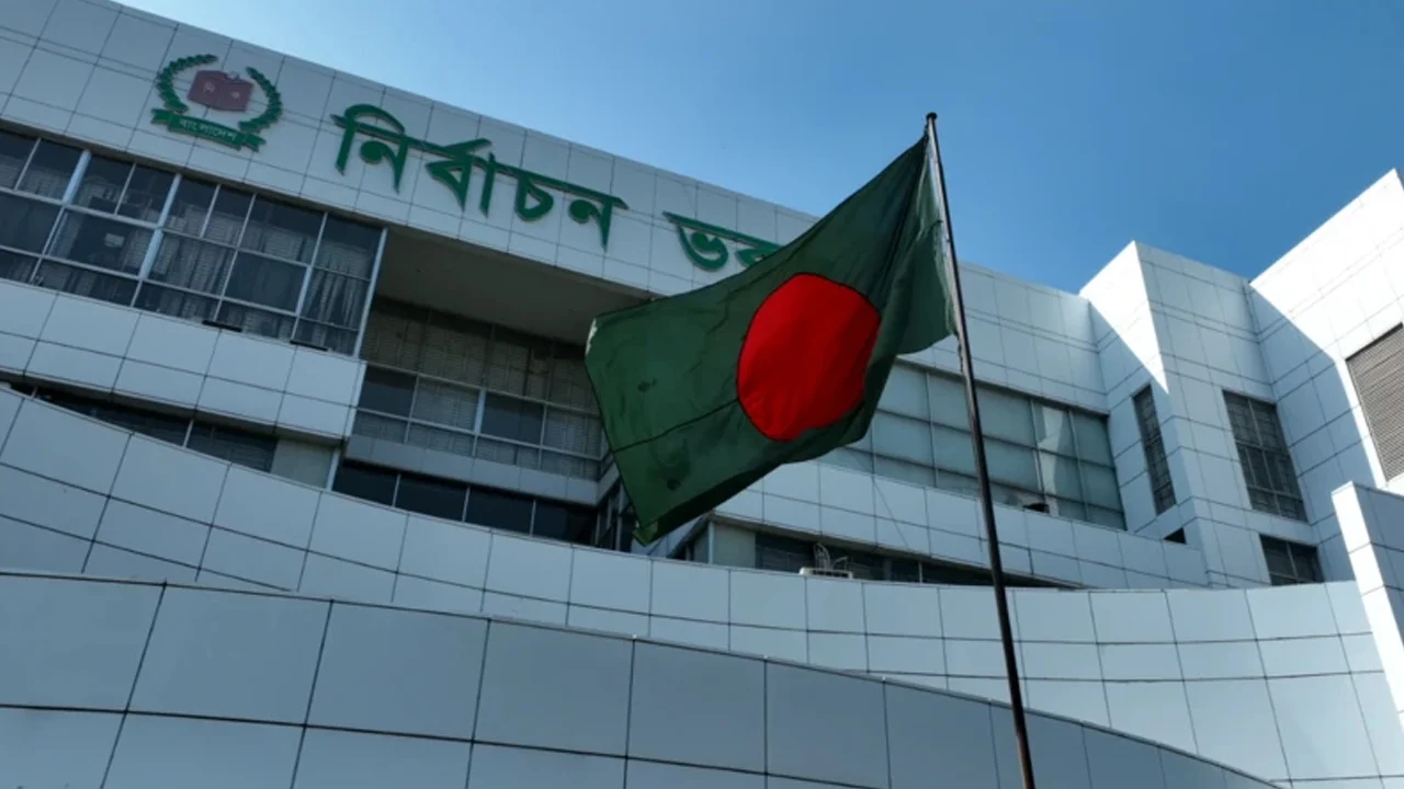 ভোটের আগে অনুদান ও সংবর্ধনায় ইসির নিষেধাজ্ঞা
