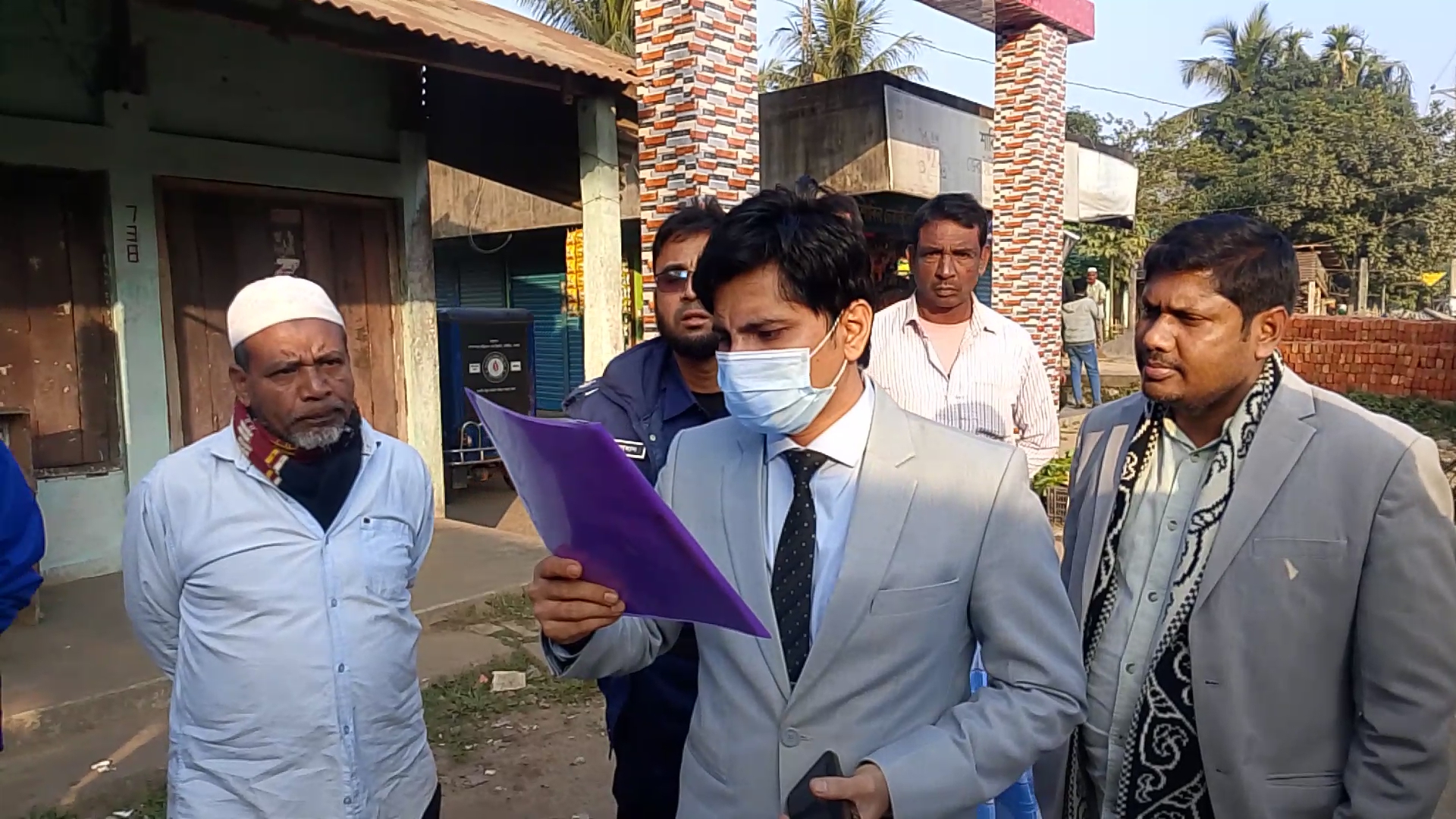 গোলাপগঞ্জে সরকারি জমিতে নির্মিত গেইটের নামফলক অপসারণকে কেন্দ্র করে উত্তেজনা,