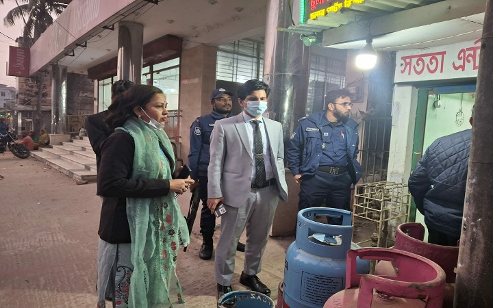 গোলাপগঞ্জে এলপিজি গ্যাস ও দ্রব্যমূল্য নিয়ন্ত্রণে মোবাইল কোর্ট, জরিমানা