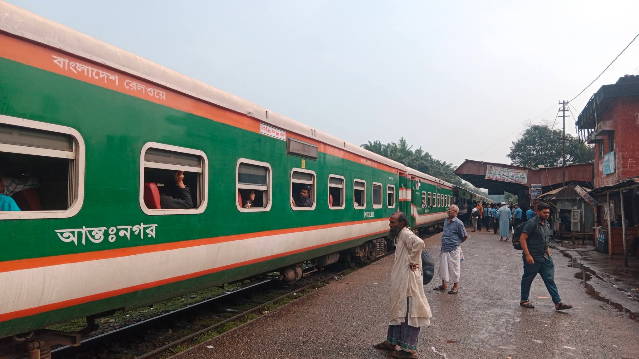 ৩ ঘণ্টা পর সিলেটের সঙ্গে সারা দেশের ট্রেন চলাচল স্বাভাবিক