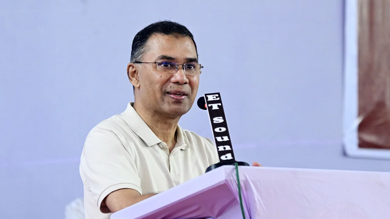 প্রত্যাশিত দেশ গড়তে সরকার রাত-দিন কাজ করবে