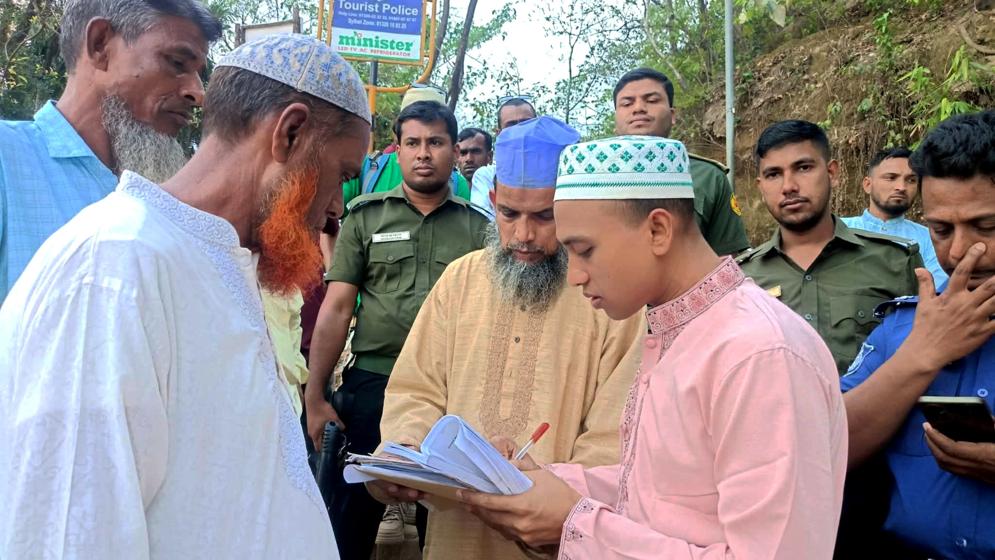 লালাখালে অতিরিক্ত ভাড়া আদায়: ভ্রাম্যমাণ আদালতে জরিমানা
