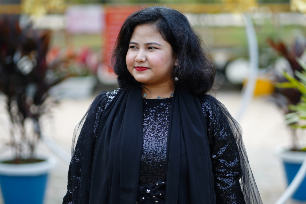 সিলেটি গানে সোশ্যাল মিডিয়া কাঁপাচ্ছেন মৌমিতা জান্নাত মৌ