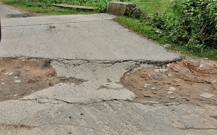 আমনিয়া–গোলাপগঞ্জ সড়ক : ঝুঁকিপূর্ণ কালভার্টে দুর্ঘটনার আশঙ্কা