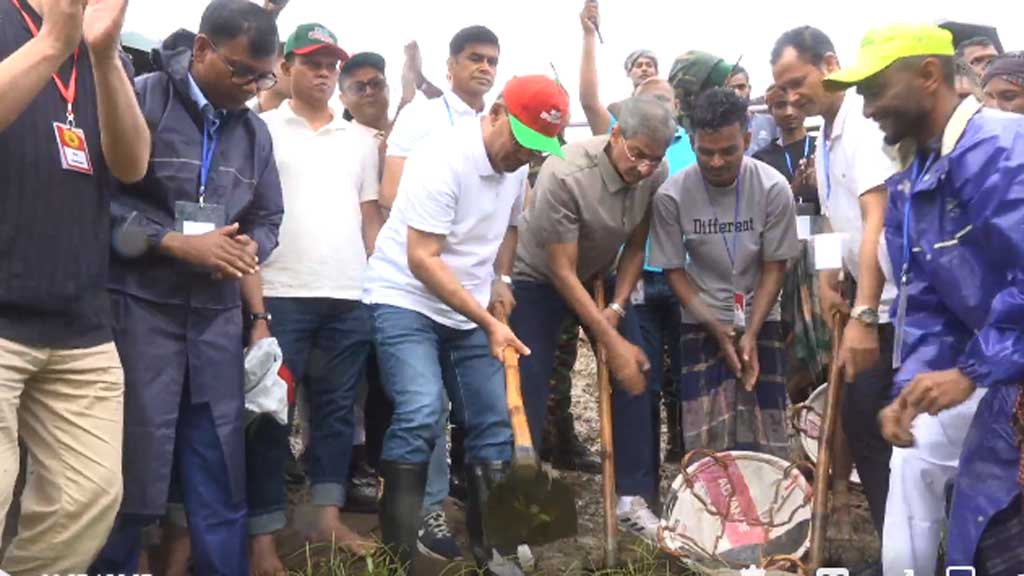 সিলেটে বাসিয়া নদী পুনঃখনন কাজের সূচনা করলেন প্রধানমন্ত্রী