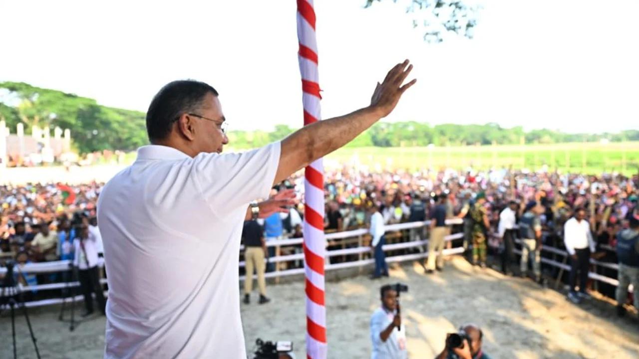 সরকারের উন্নয়নে বাধা দিলে রুখে দেবে জনগণ: প্রধানমন্ত্রী