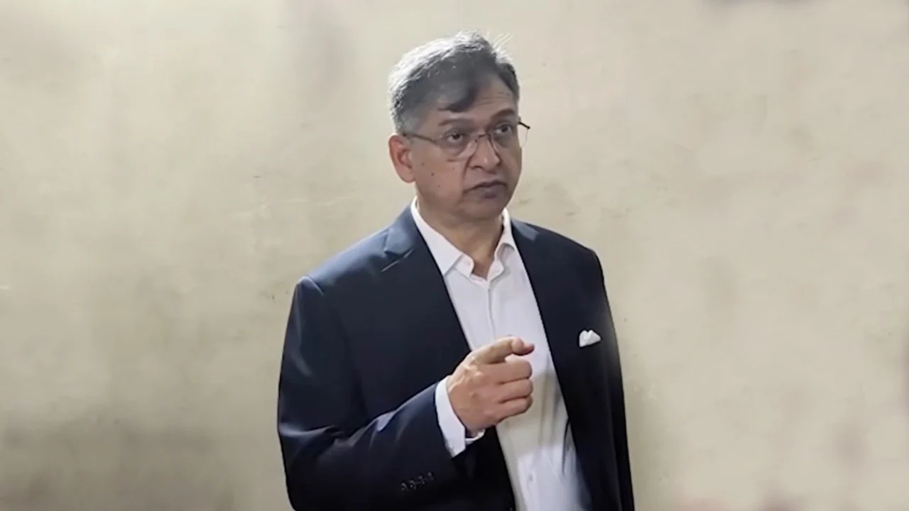 থানা দালালমুক্ত করার নির্দেশ স্বরাষ্ট্রমন্ত্রীর