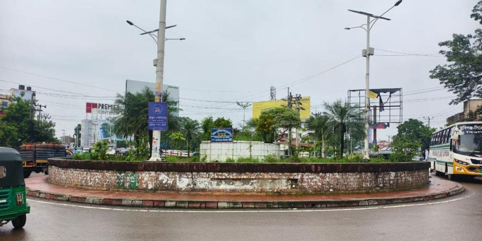 সিলেটে বদলে দেয়া হল সামাদ আজাদ চত্বরের নাম