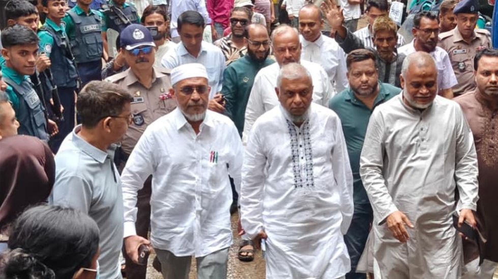 সুরঞ্জিত সেনগুপ্ত হত্যা চেষ্টা মামলা : আরিফ, গৌছ, বাবর খালাস