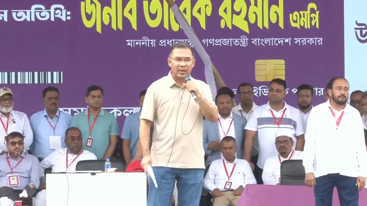 বিএনপির রাজনীতি মানুষের পাশে দাঁড়ানো ও দেশকে এগিয়ে নেওয়া